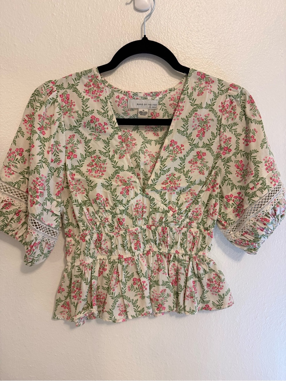 Band Of The Free L.A. Floral V-neck Top